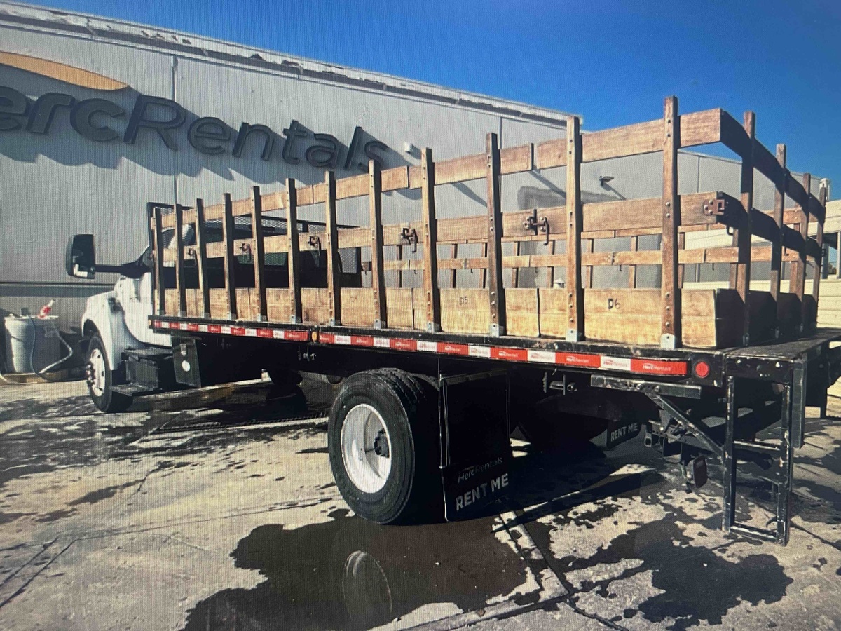 2018 Ford F750-8