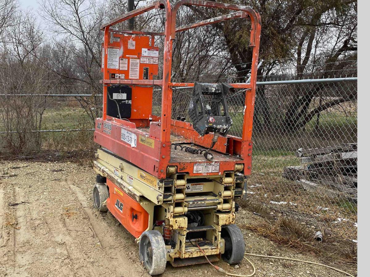 2017 JLG 1930ES