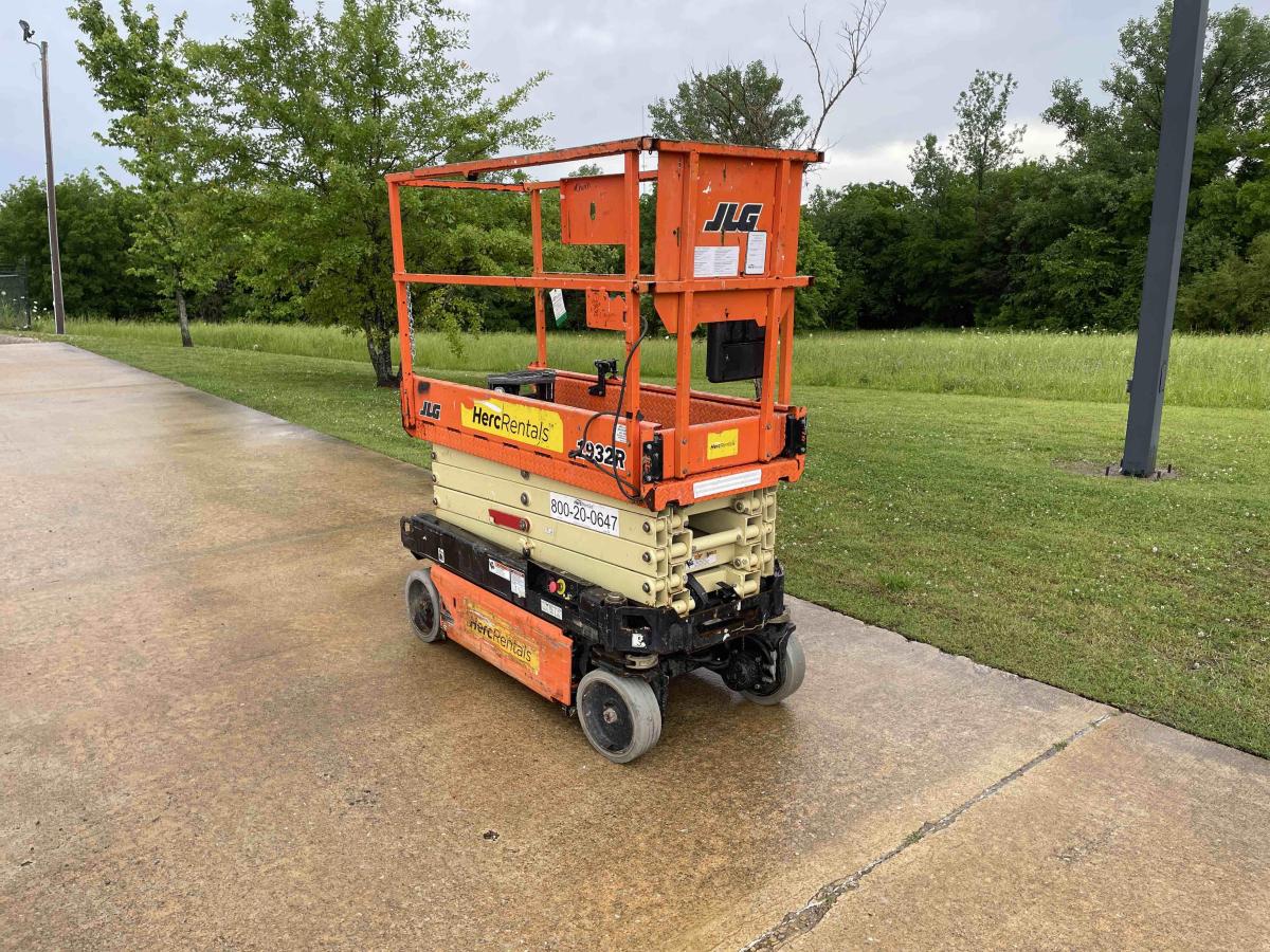 2018 JLG 1932R