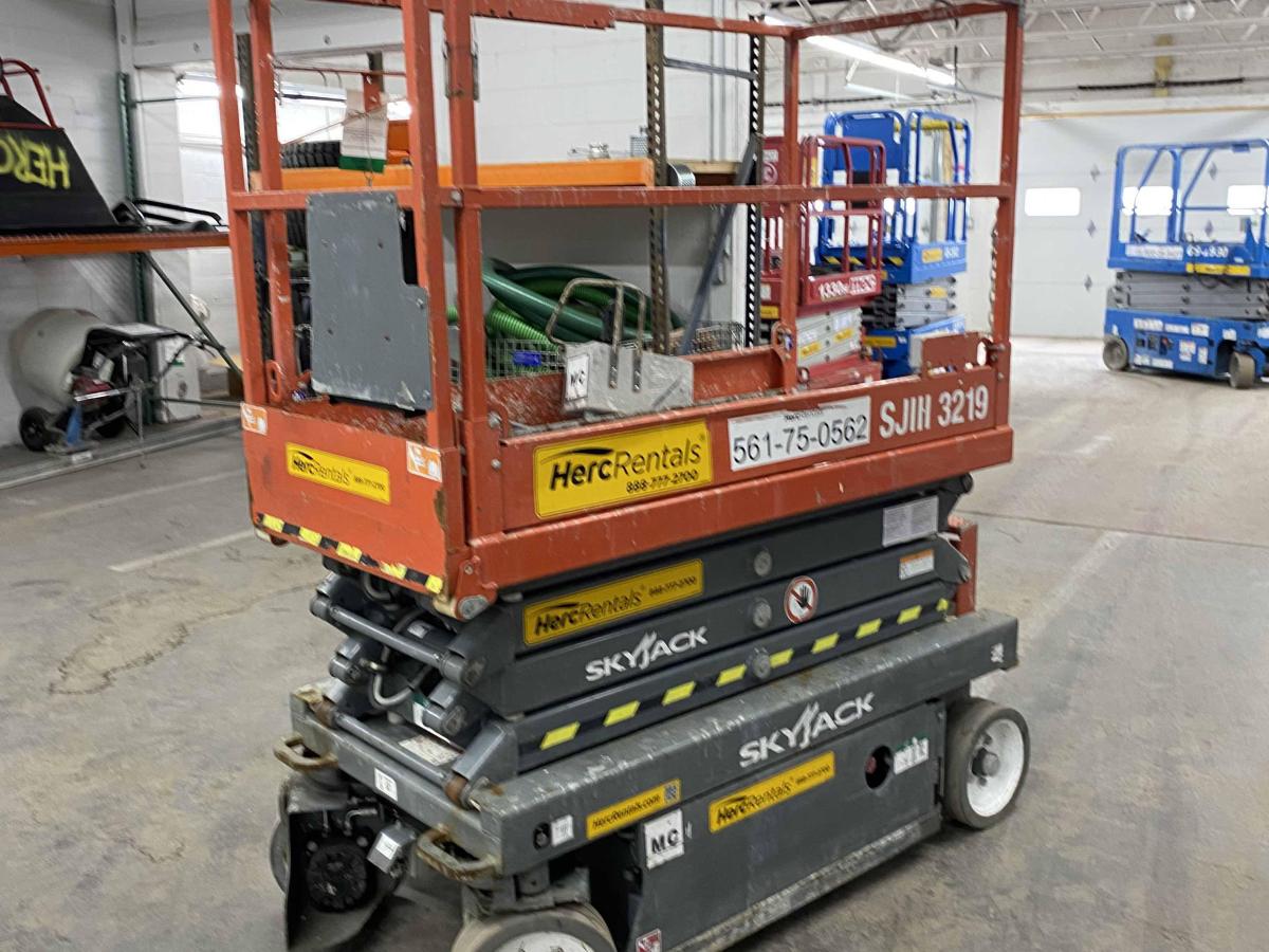 2017 Skyjack SJ3219