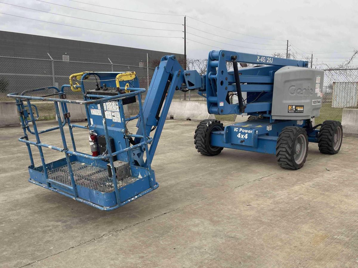 2017 Genie Z-45/25 RT