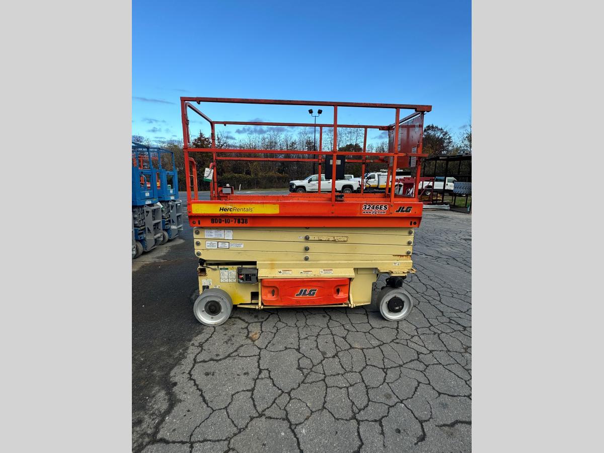 2016 JLG 3246ES