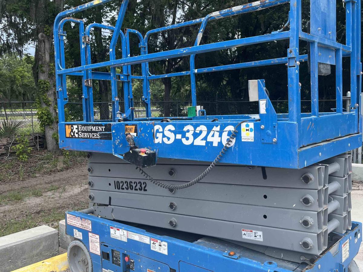 2018 Genie GS-3246-8