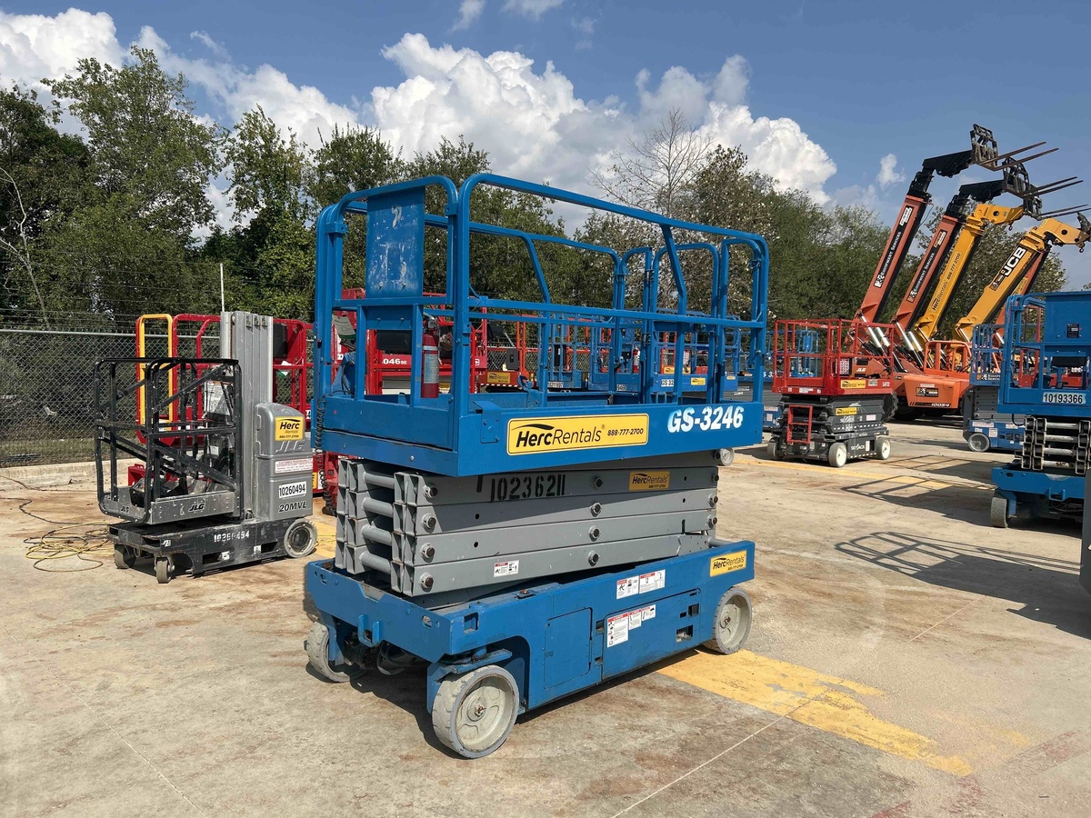2018 Genie GS-3246