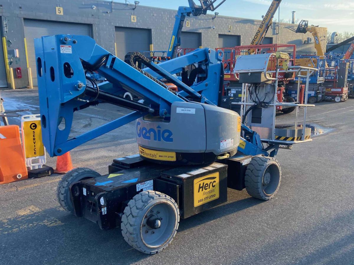 2018 Genie Z-33/18