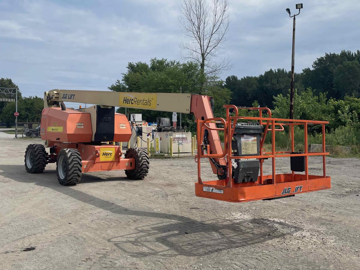 2015 JLG 800A