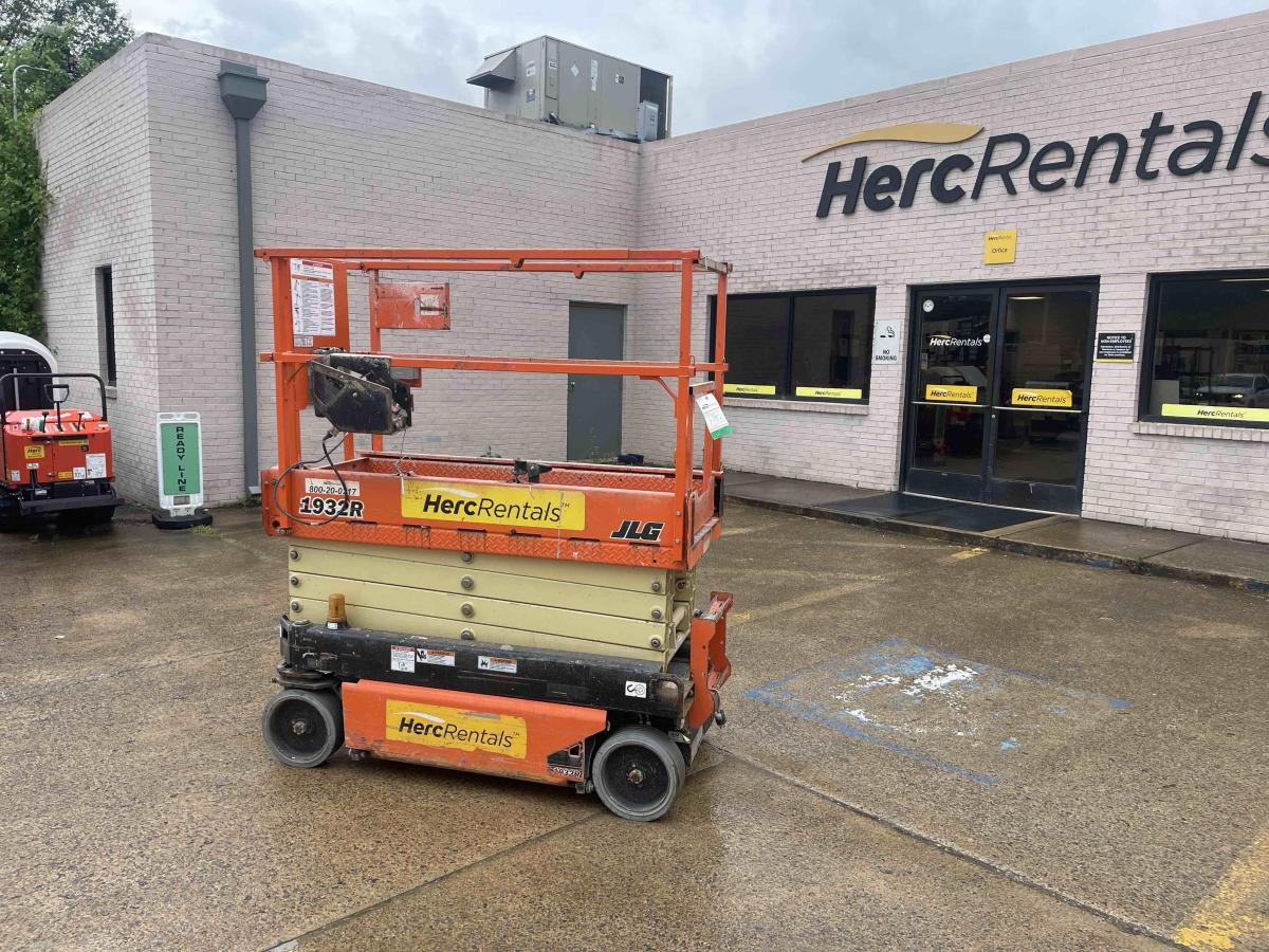 2018 JLG 1932R-2