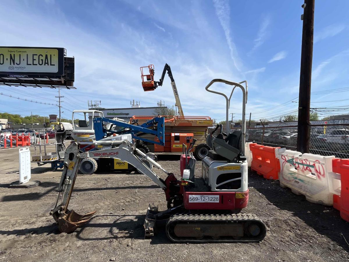 2020 Takeuchi TB210R