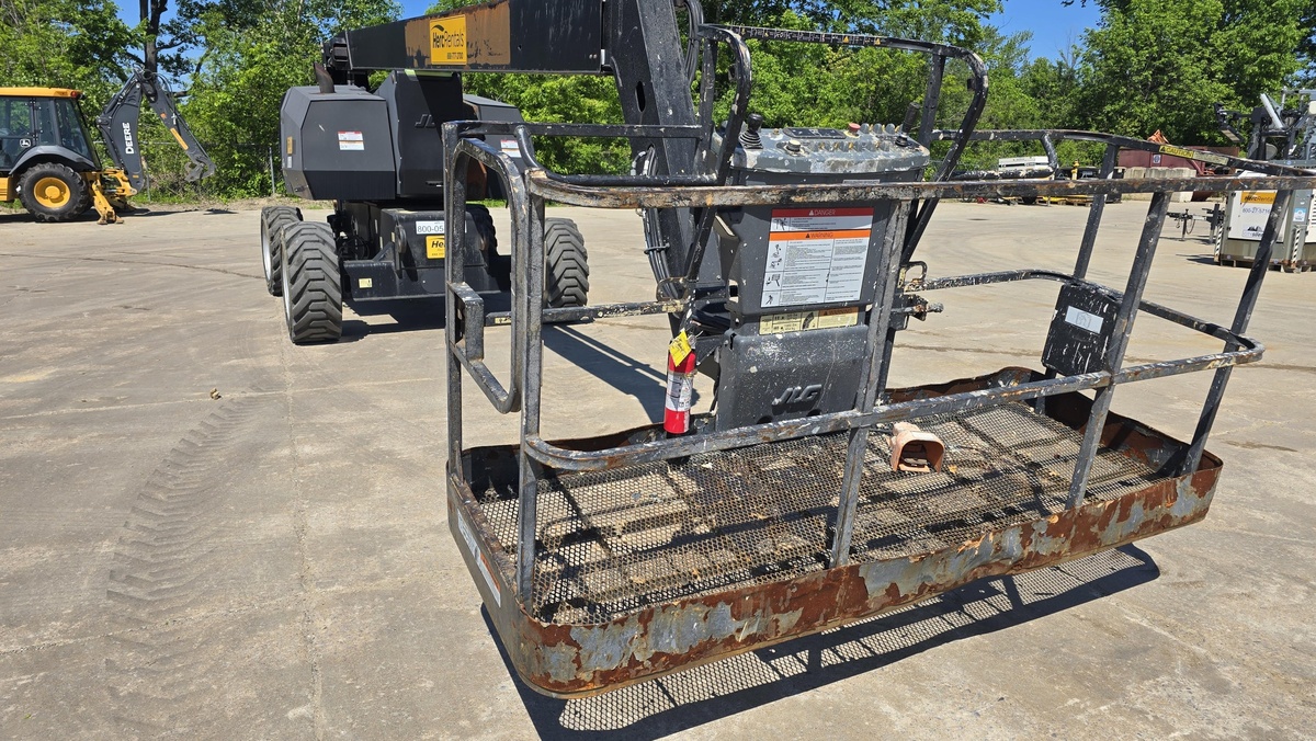 2015 JLG 800A-13
