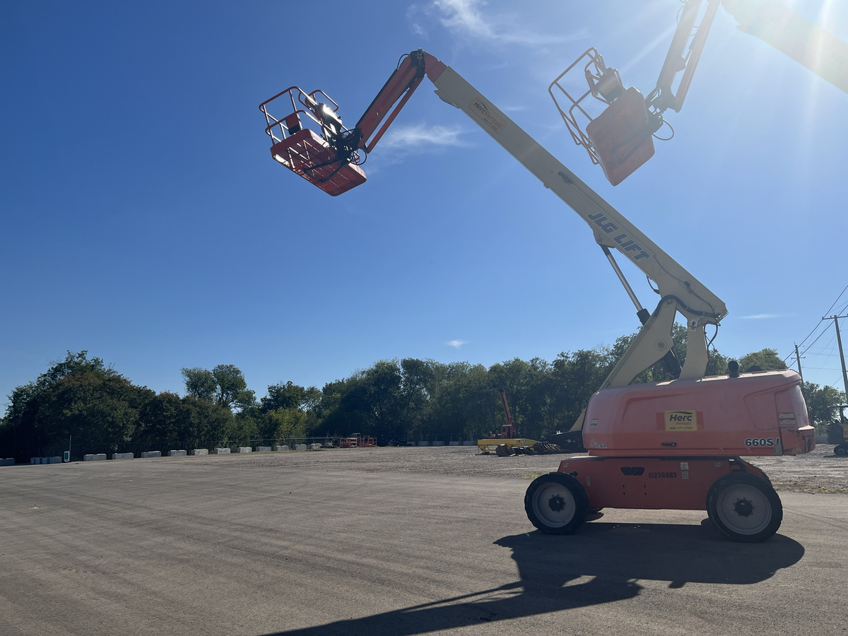 2018 JLG 660SJ