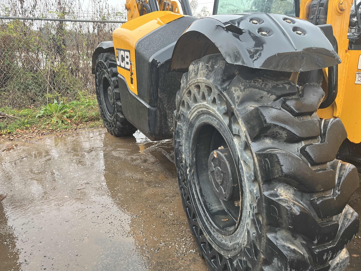 2019 JCB 507-42-8