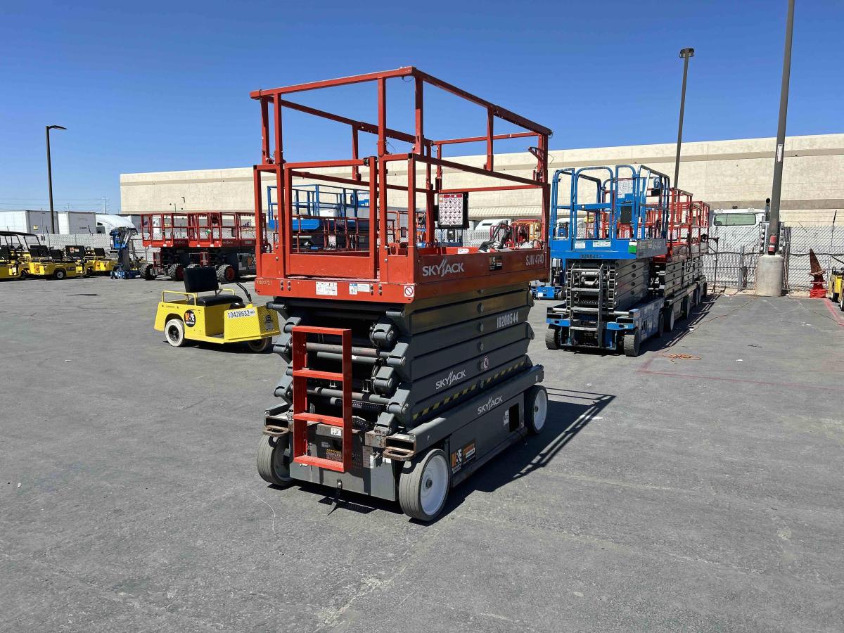 2017 Skyjack SJ4740