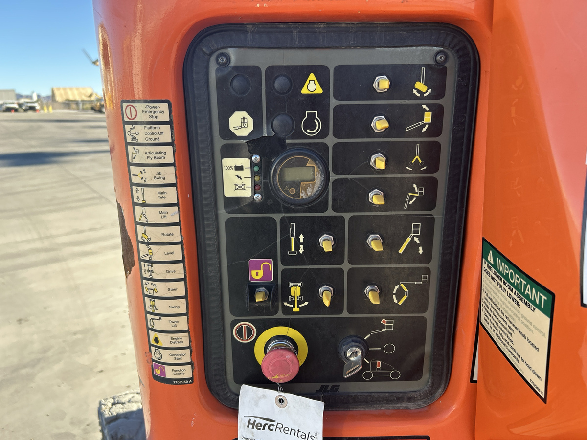 2016 JLG E400AJPN-8