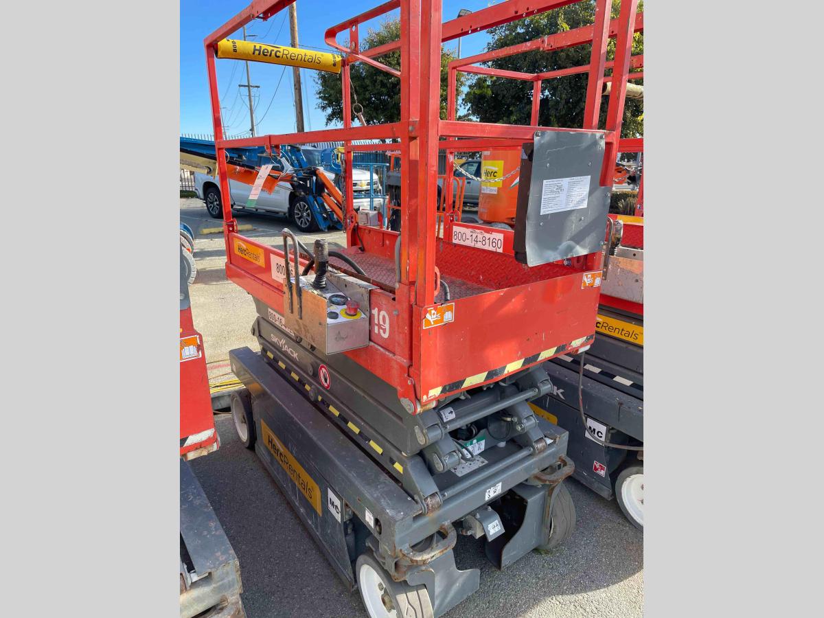 2017 Skyjack SJ3219