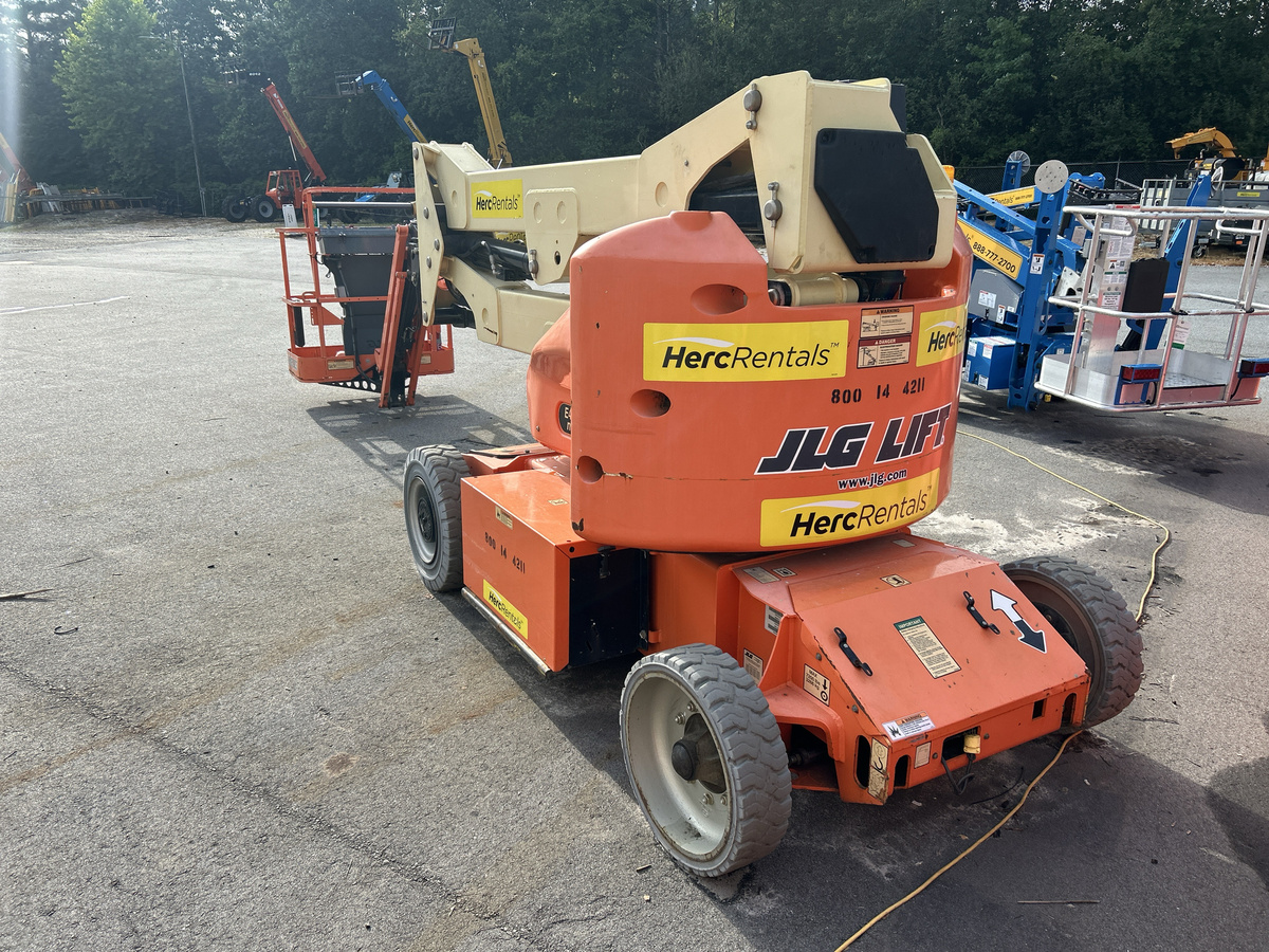 2017 JLG E400AJPN-3