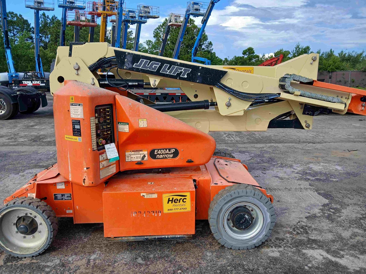 2018 JLG E400AJPN-5