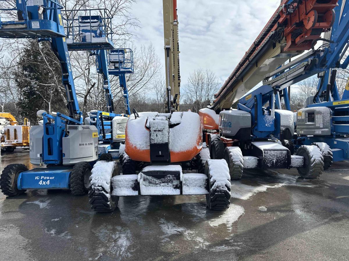 2012 JLG 600AJ