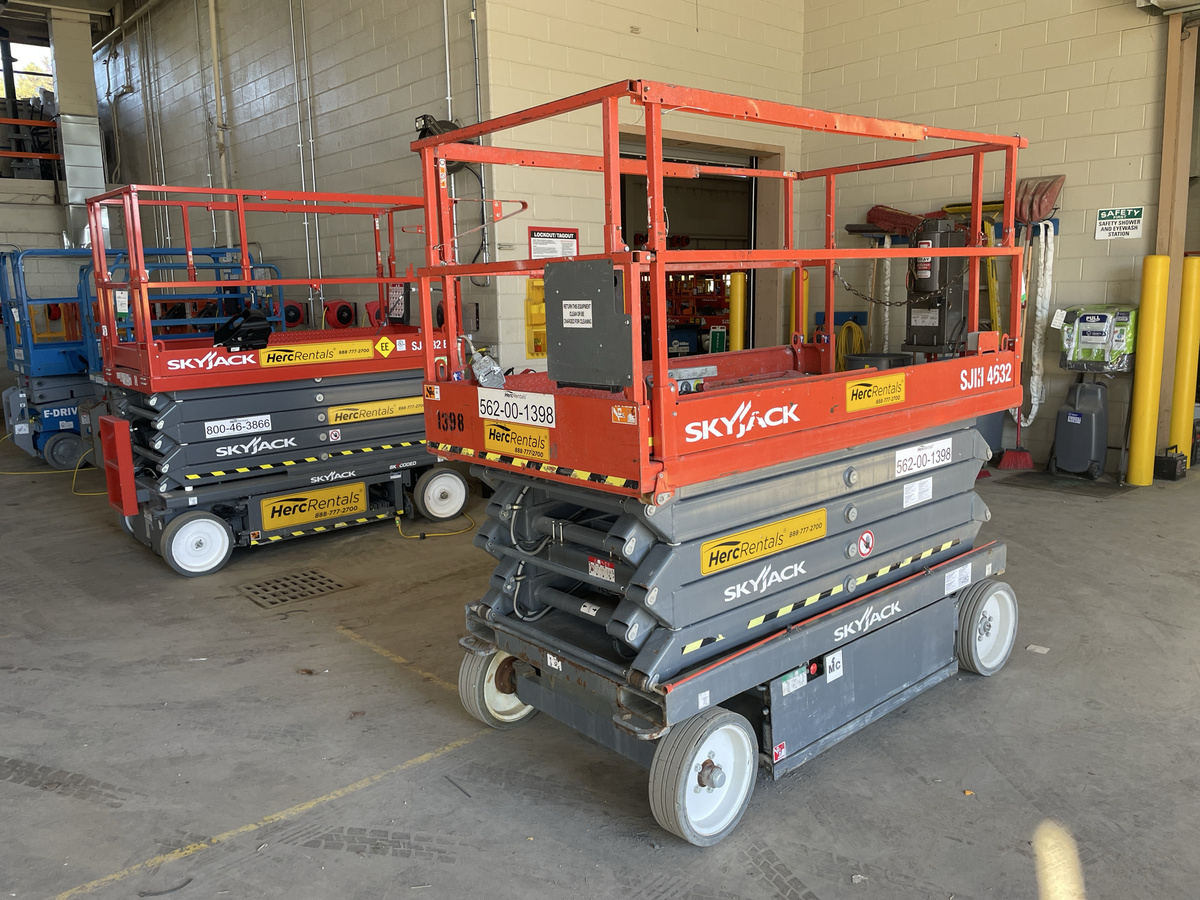 2017 Skyjack SJ4632