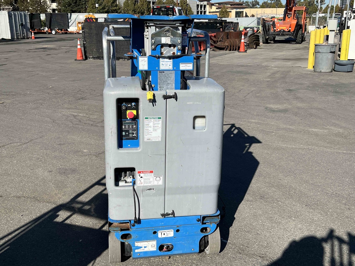 2018 Genie GR-12-8