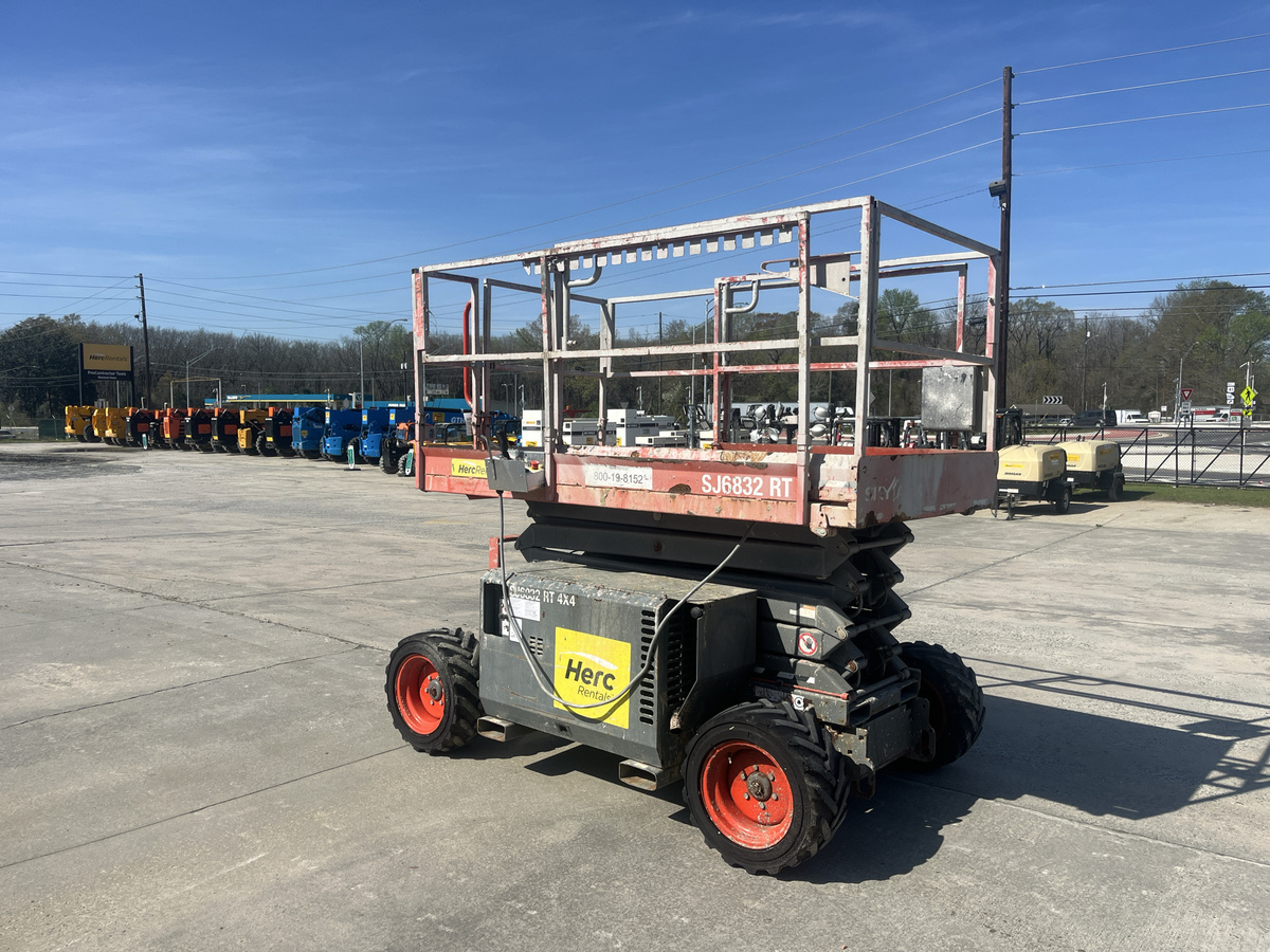 2018 Skyjack SJ-6832RT-4