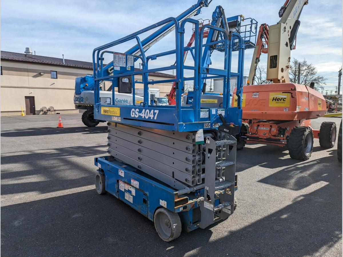 2017 Genie GS-4047