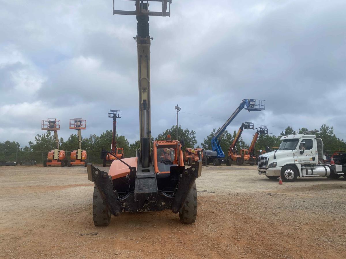 2018 JLG 1255