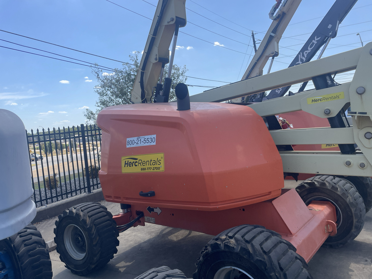 2018 JLG 450AJ