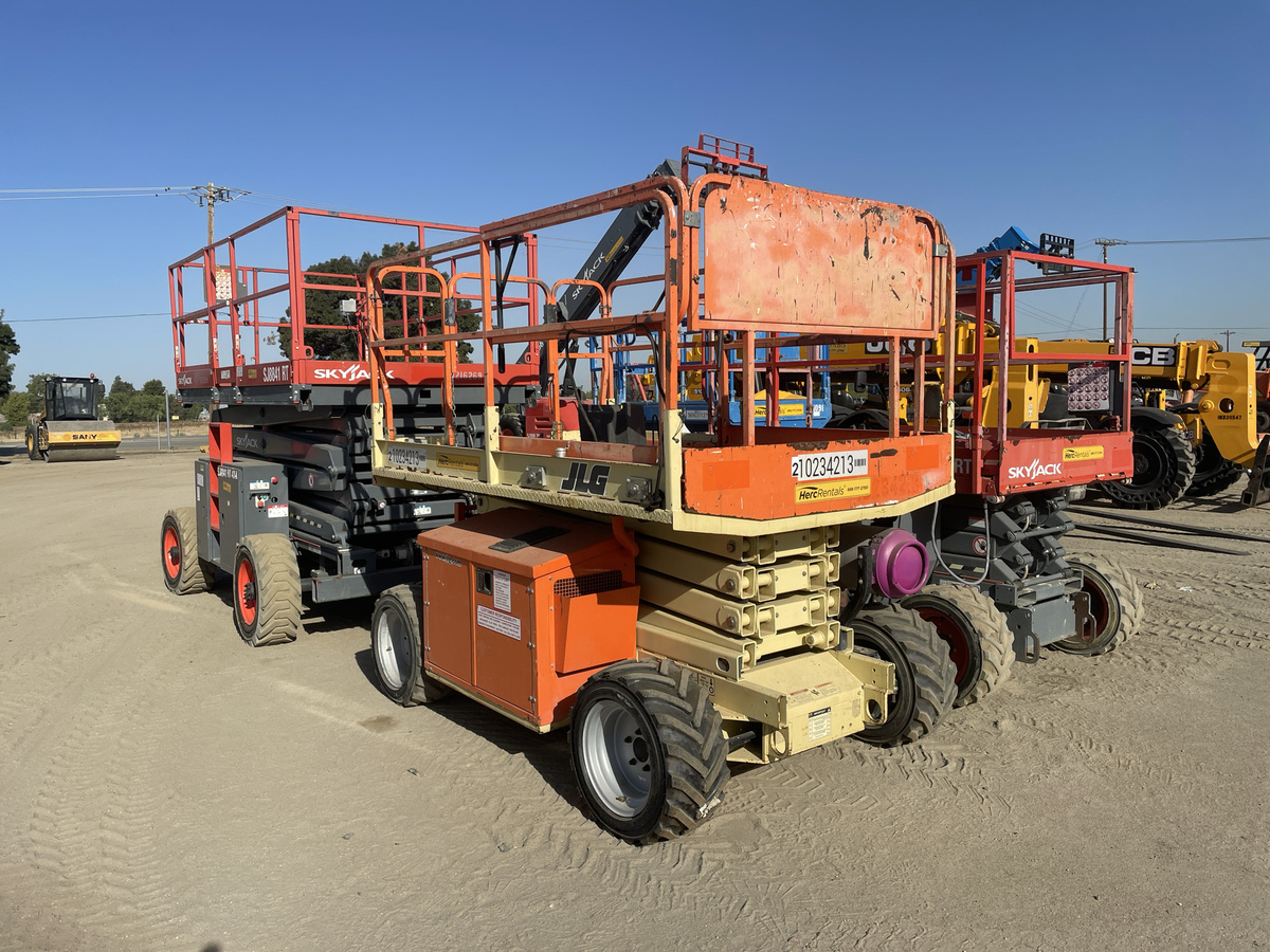 2017 JLG 260MRT-2