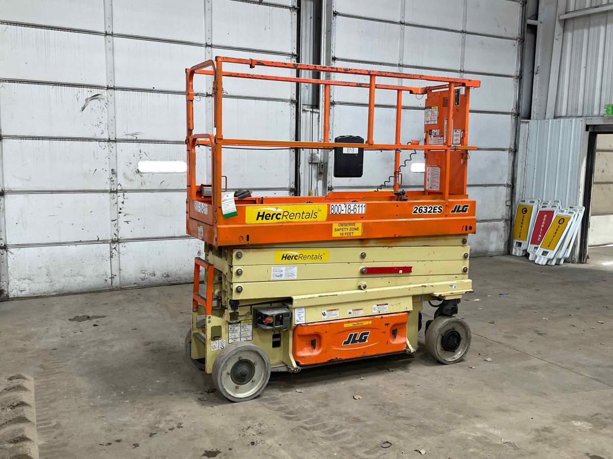 2017 JLG 2632ES