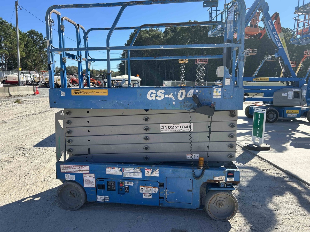 2017 Genie GS-4047