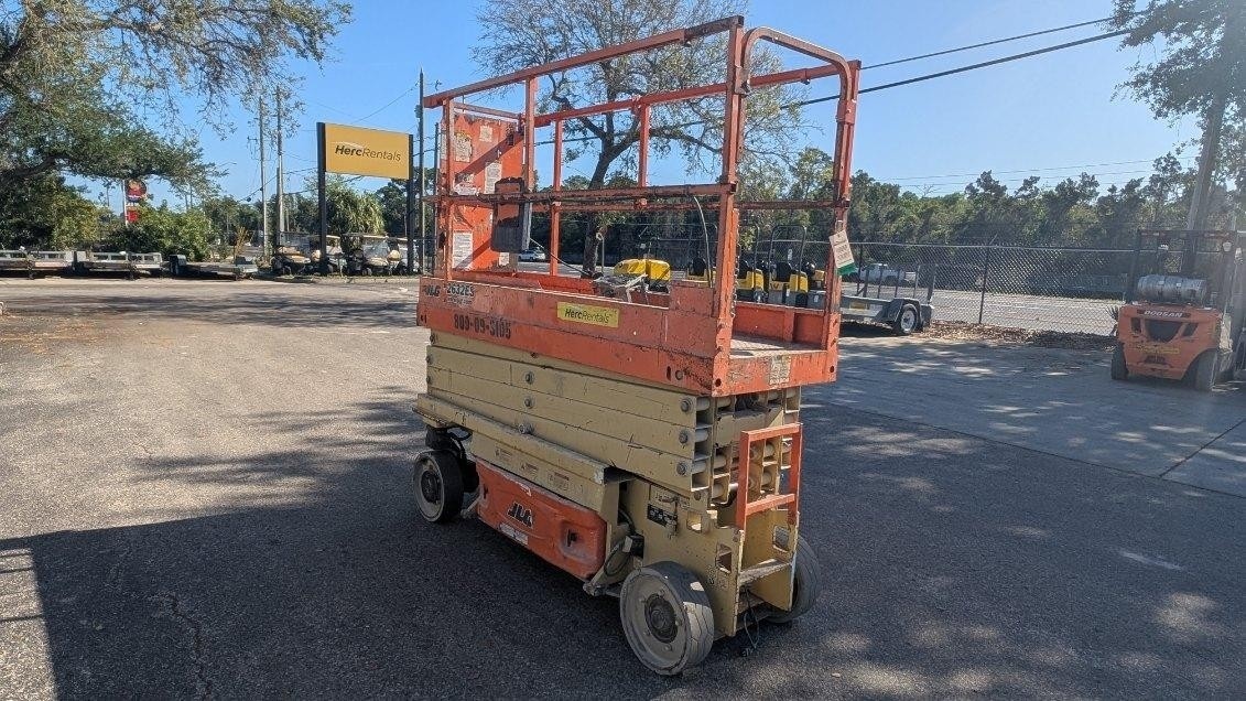 2016 JLG 2632ES-3