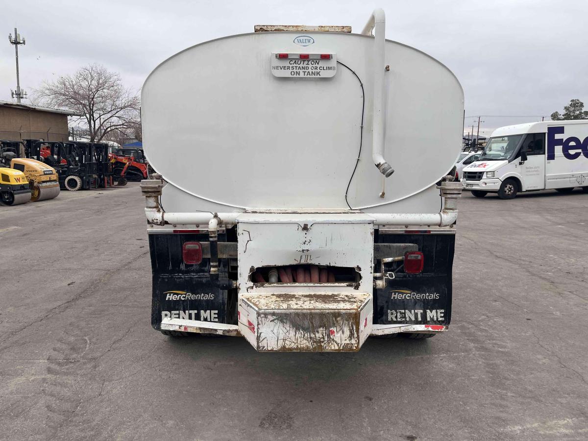 2018 Freightliner M2106