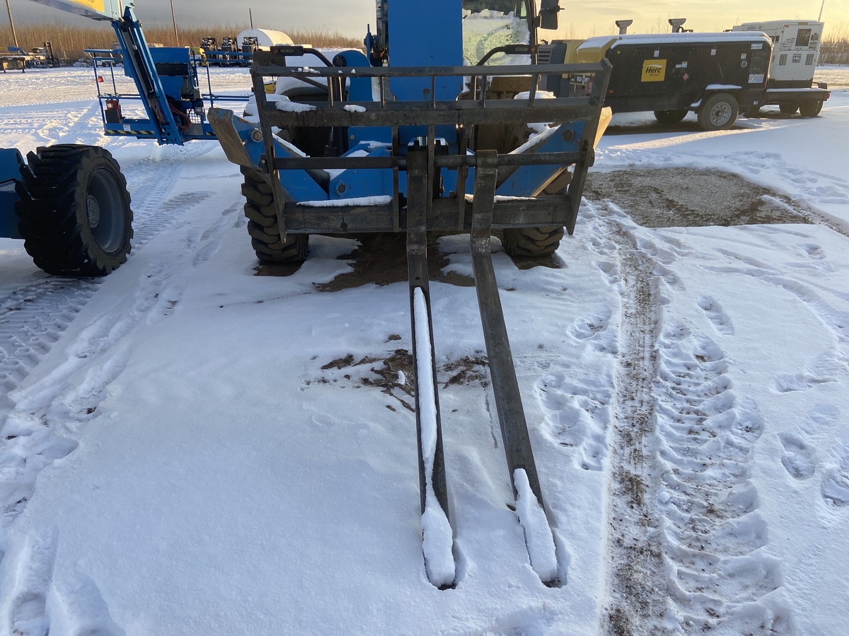 2022 Genie GTH-1056-10