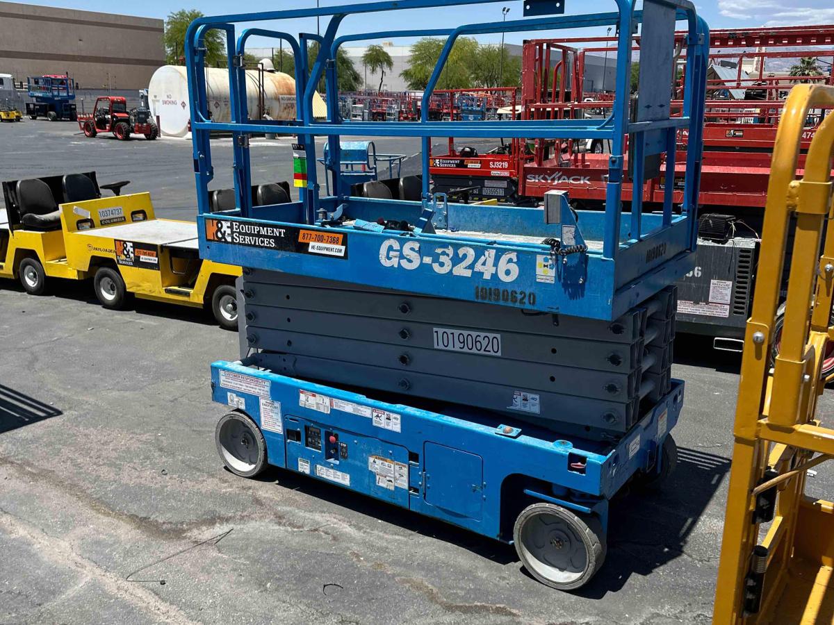2016 Genie GS-3246