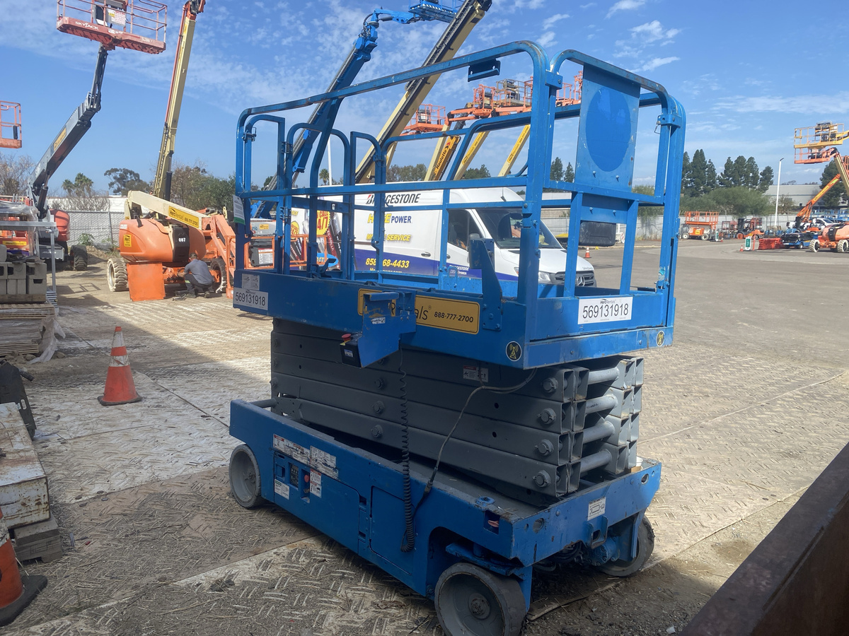 2016 Genie GS-3246-5
