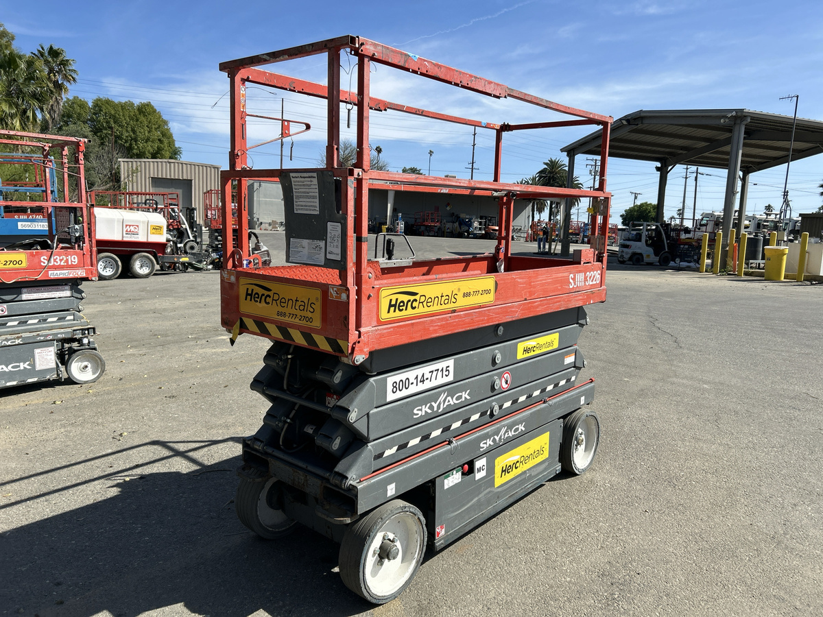 2017 Skyjack SJ3226-2
