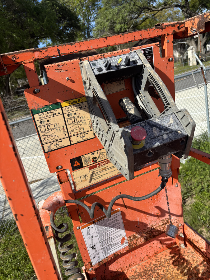 2017 JLG 2632ES-4