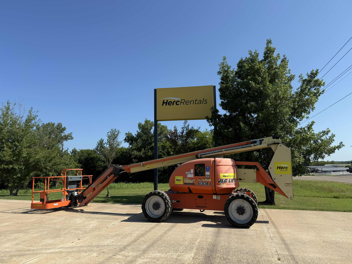 2017 JLG 600AJ-2