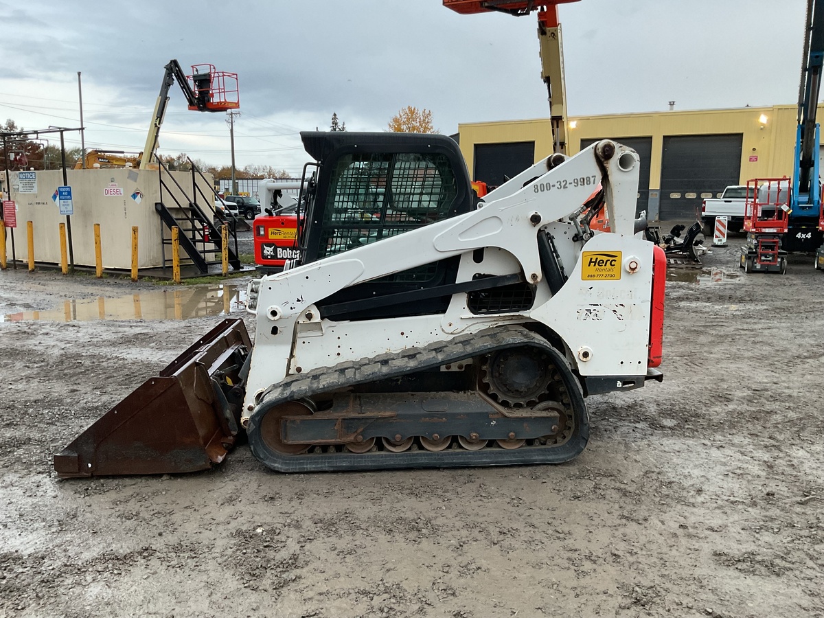 2022 Bobcat T740