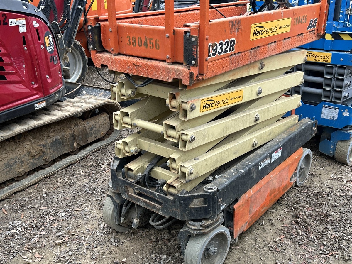 2018 JLG 1932R-3