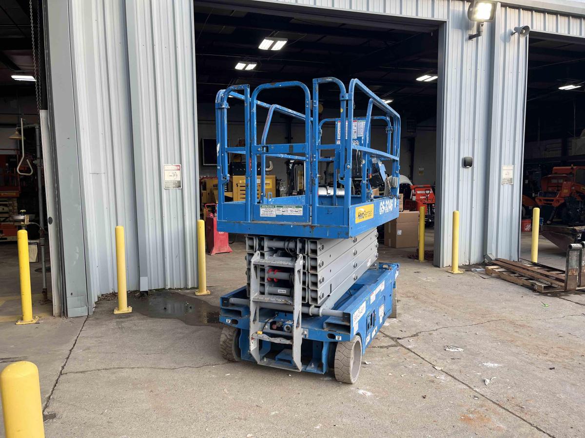 2018 Genie GS-3246