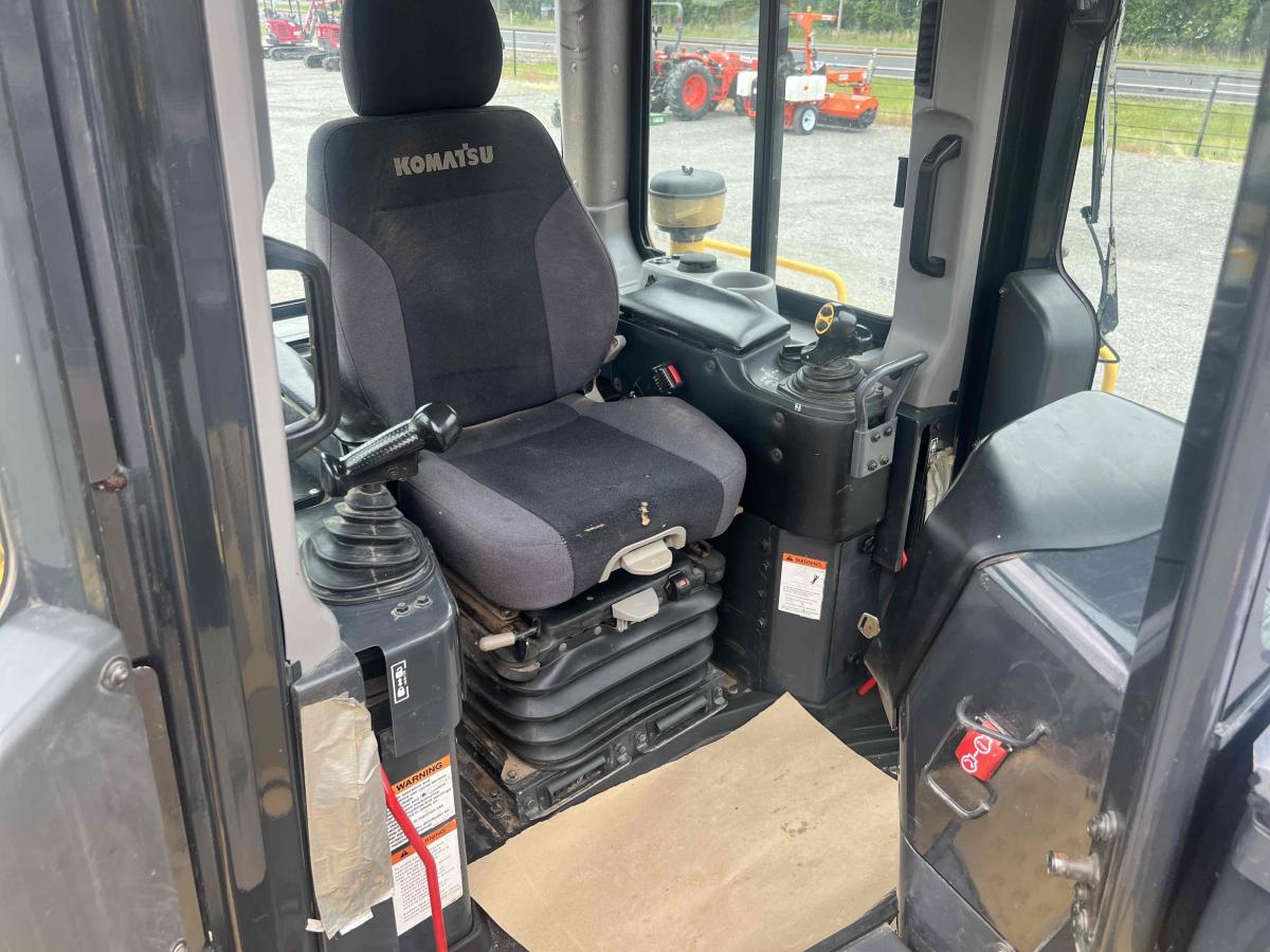 2019 Komatsu D65PX-18