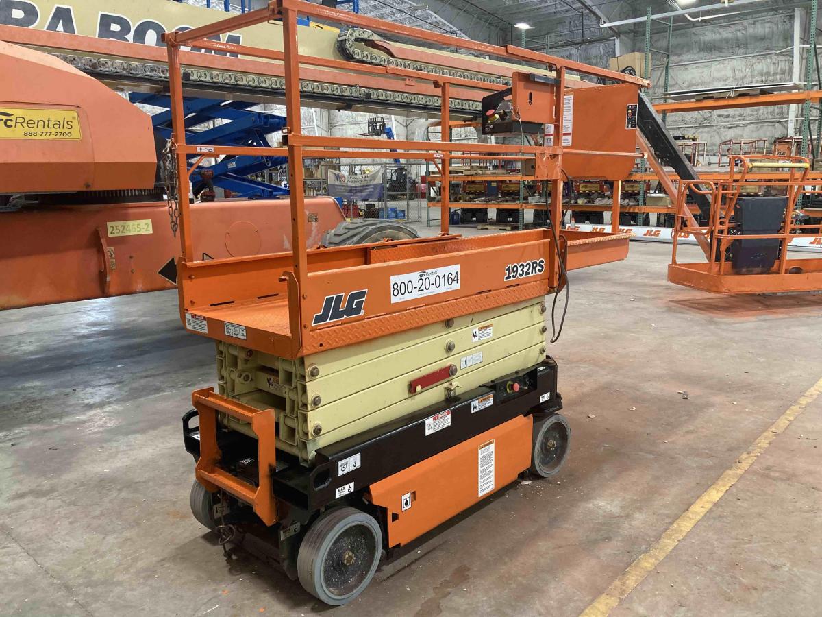 2018 JLG 1932R