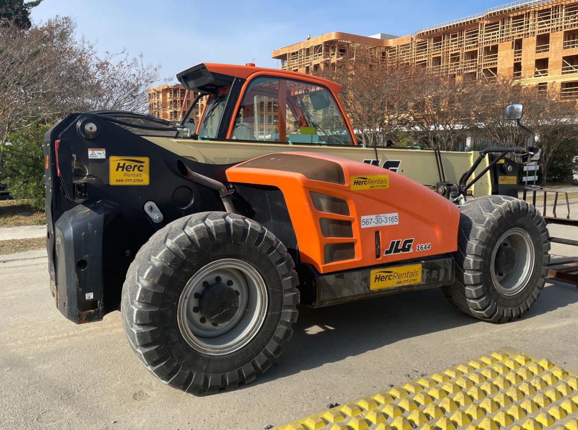 2018 JLG 1644