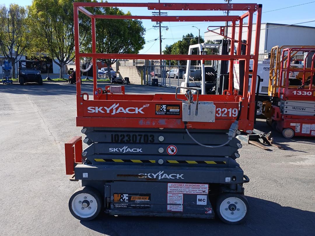 2017 Skyjack SJ3219