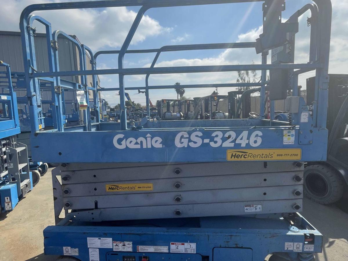 2016 Genie GS-3246