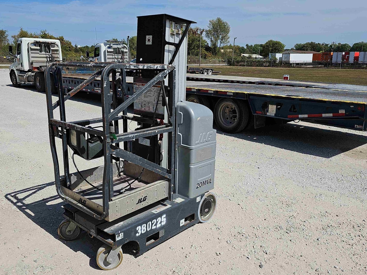 2018 JLG 20MVL-8