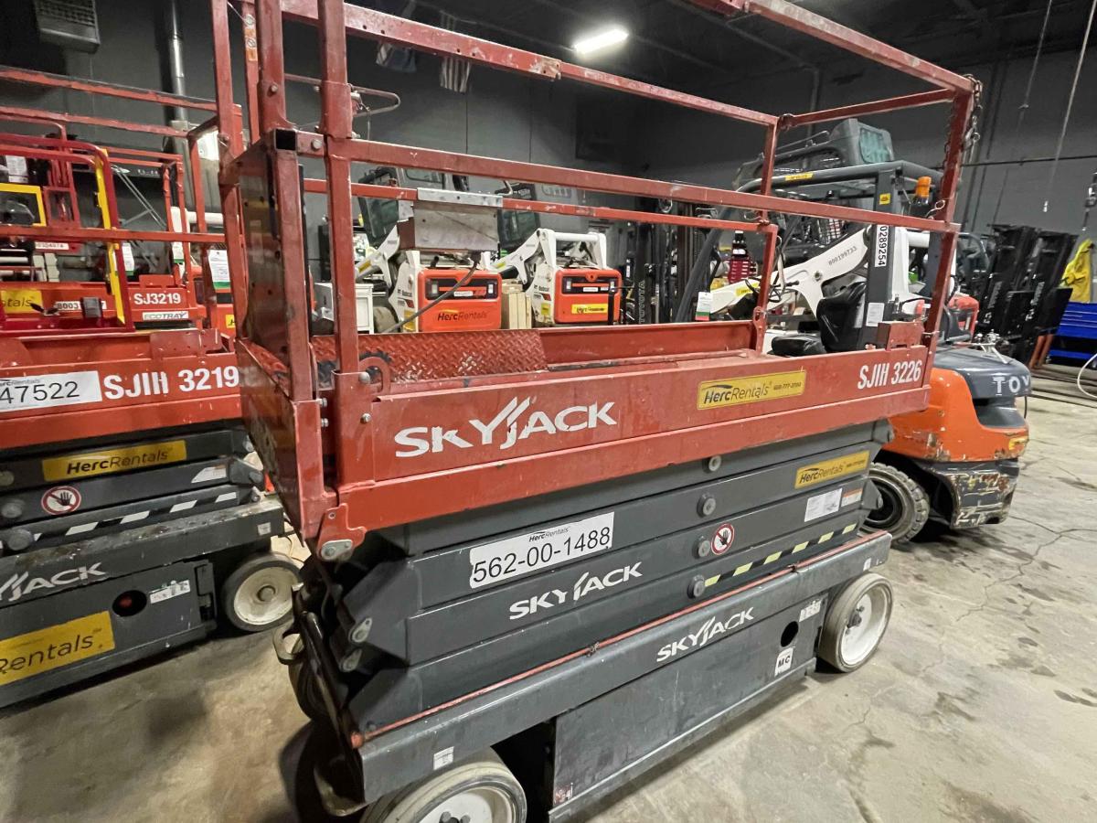 2017 Skyjack SJ3226