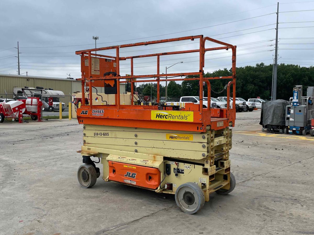 2017 JLG 2646ES