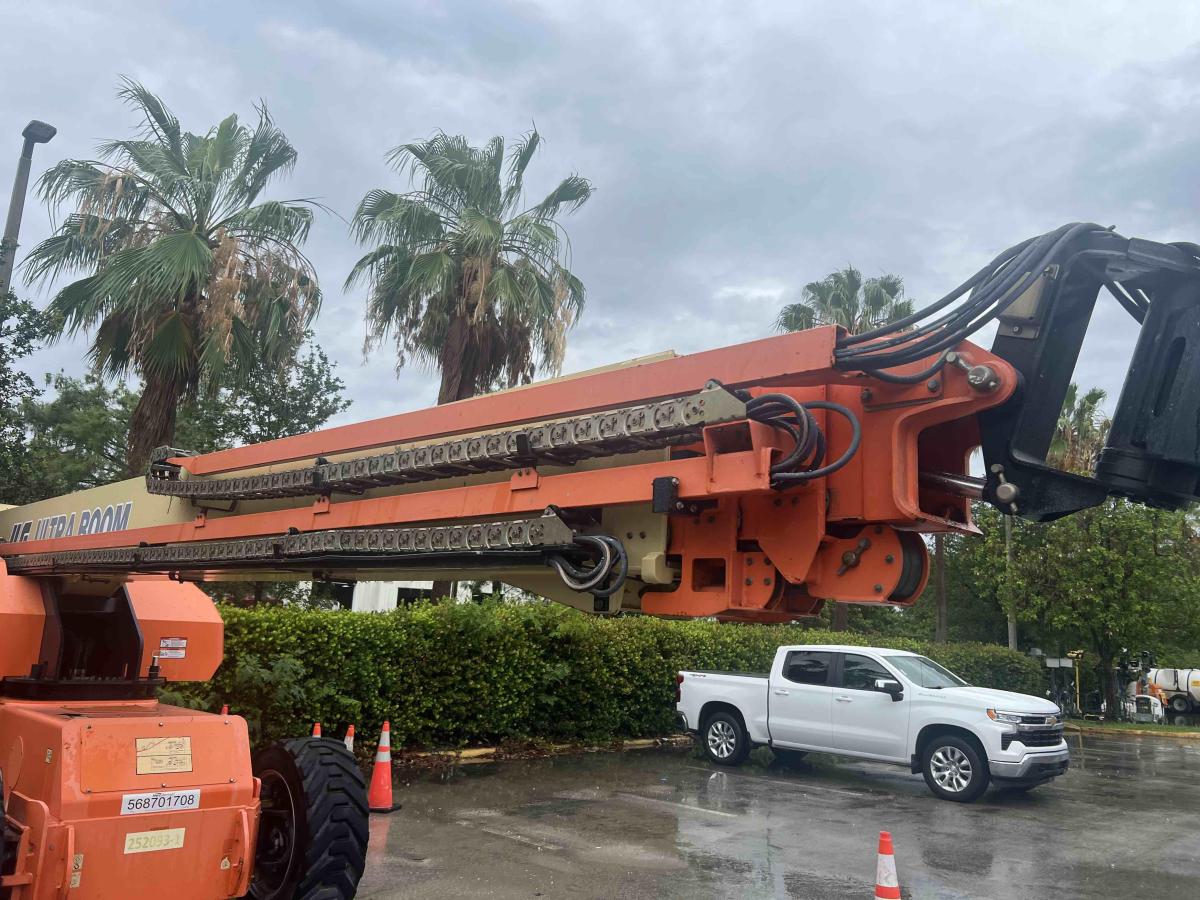 2018 JLG 1200SJP